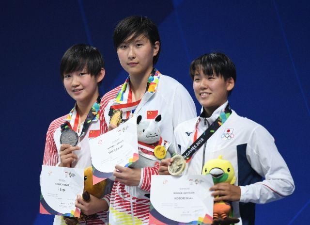 中国女选手夺金又摘银 日本泳军金牌首超中国队