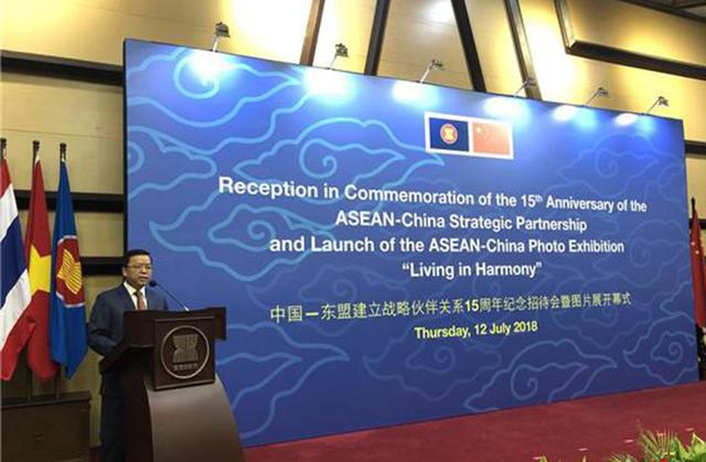 啥意思？中国刚在这一地区有所突破，美国就拿钱来砸场子