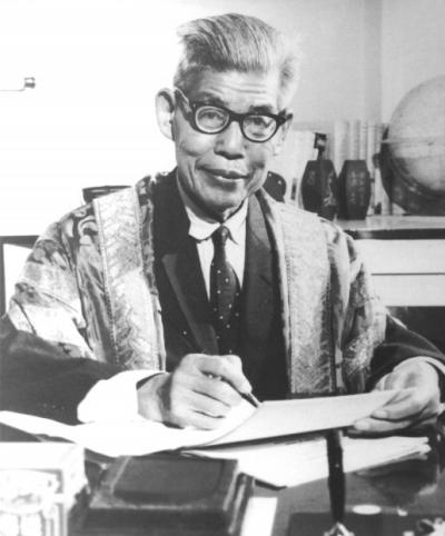 曾有新加坡市民倾城出动，为这位华裔富豪送行