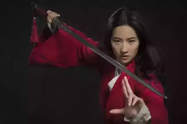 刘亦菲版《花木兰》开机，李连杰巩俐等出演，是中国国籍的只有他