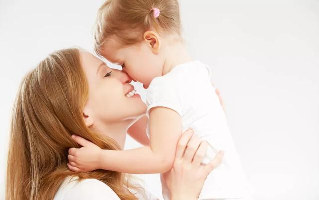 40岁孙燕姿二胎产女：哪个妈妈不是一边受伤一边学勇敢