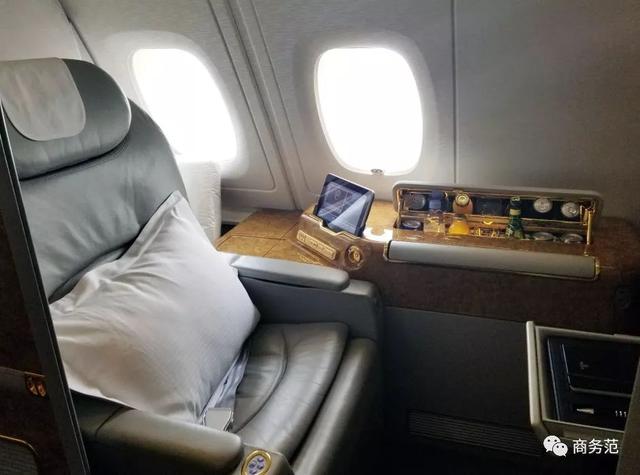 阿联酋航空双层大飞机，头等舱可以泡澡，酒吧惊艳，接机都是豪车