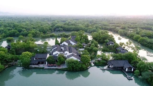 睡入明末画家《隐居十六观》的雅事画集里，开启一场诗意渔隐之旅