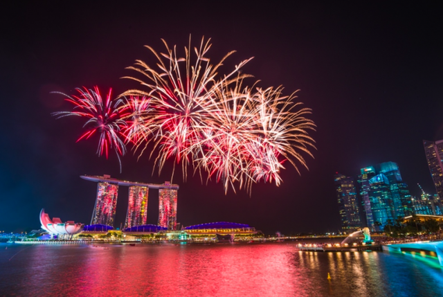 掐指一算新加坡要国庆了！去哪看烟花呢？