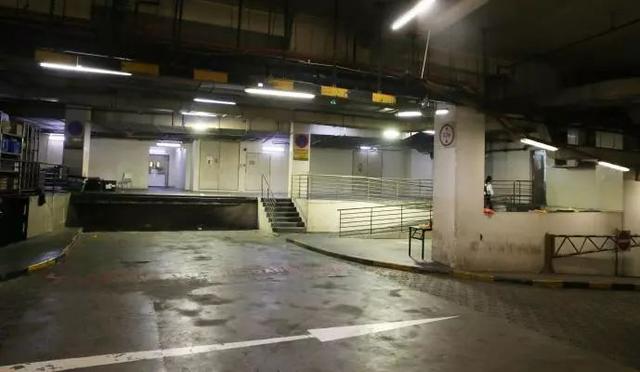 新加坡停车场出现打劫，如今凌晨停车请注意安全
