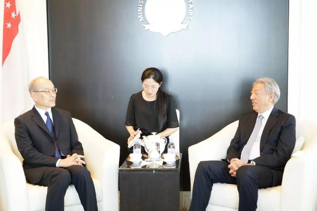 深化合作，不断充实中新与时俱进的全方位合作伙伴关系的新内涵