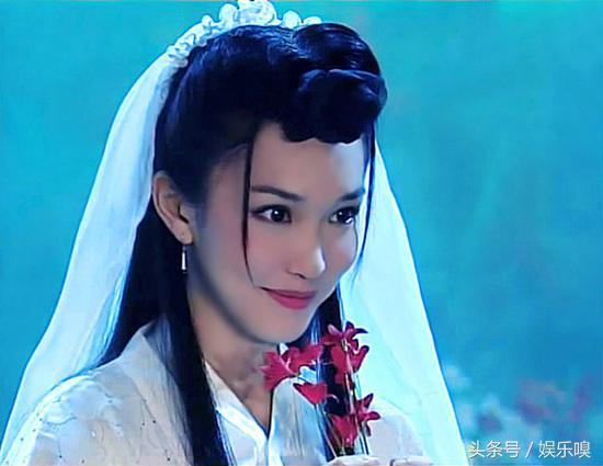 最美的任盈盈，27岁时走红还收获了爱情，47岁却像是二八少女！