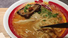 最强浓厚X自制面条=风靡日本的霸吗拉面来青岛啦！