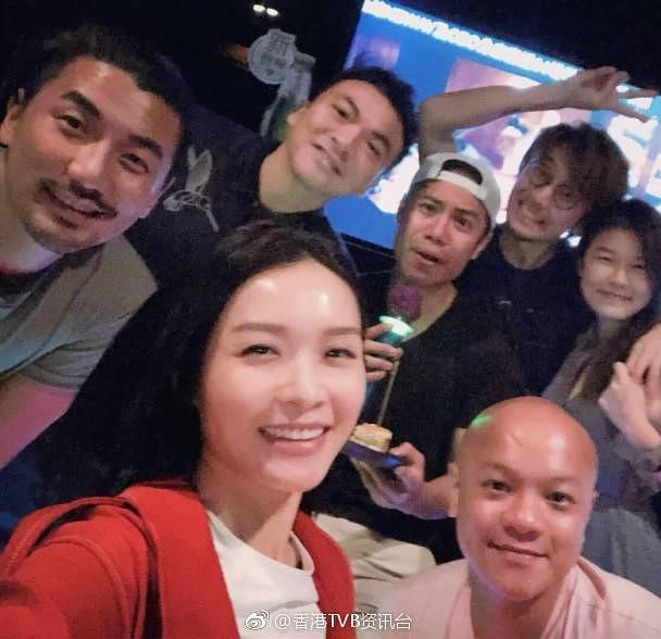 李佳芯和男友唱K，网友直呼真实版高岭之花