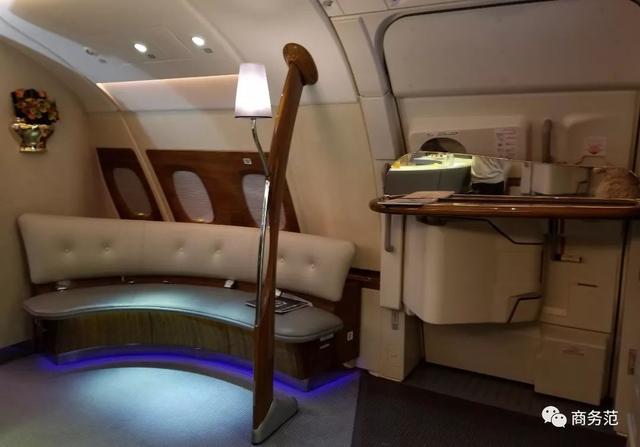 阿联酋航空双层大飞机，头等舱可以泡澡，酒吧惊艳，接机都是豪车