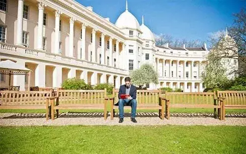 英国大学里面的“隐士”