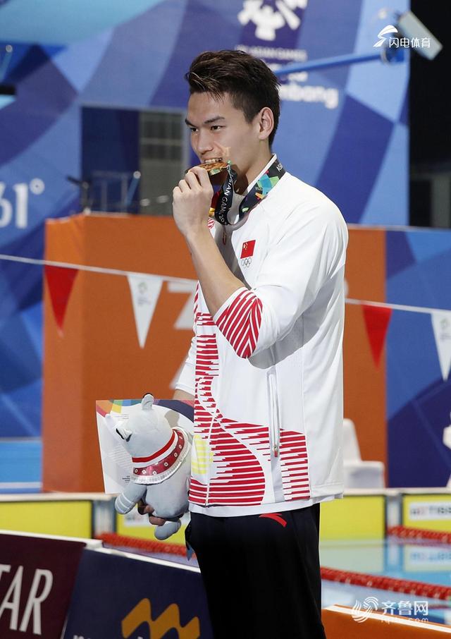 亚运游泳徐嘉余荣膺四金王 男子100自日本揽金银