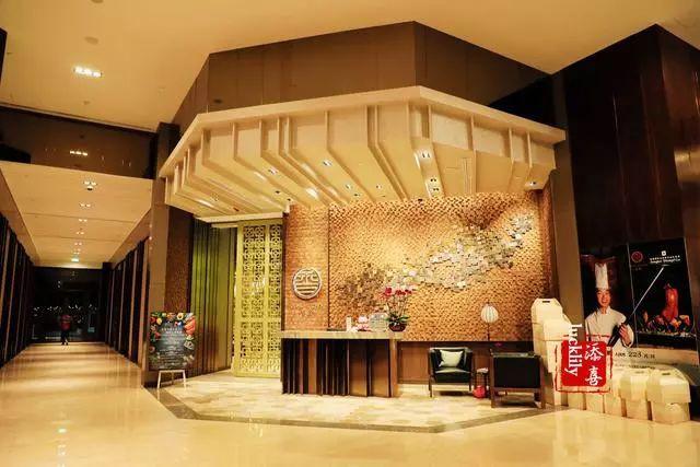 「杭州美食生活」哈尔滨旅行，绝对冰城之香厨大年味儿——风生水起“捞鱼生”