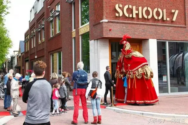 荷兰登海尔德图书馆被誉为“世界最佳”，前往参观参观？