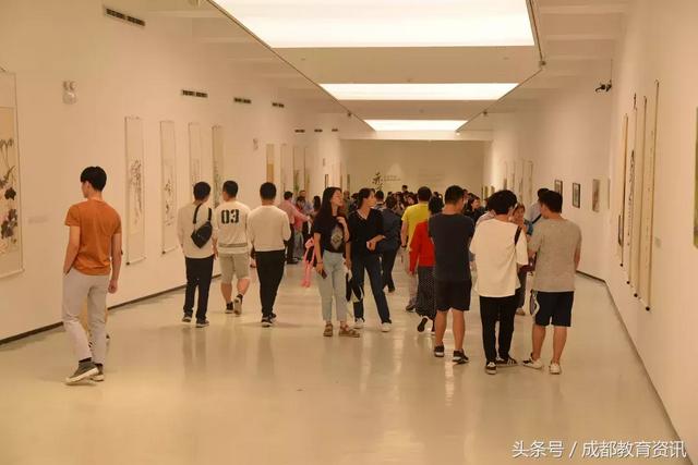 “‘赤道情怀’——新加坡缤纷风物美术展”隆重开幕