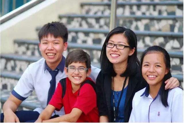 不参加AEIS考试，也能读新加坡政府中小学体系
