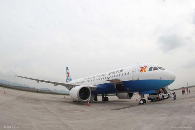 重庆航空引进首架A320NEO飞机