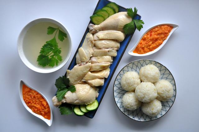 泰国巨无霸海南鸡饭，1小时吃完不仅免单，盘子都可以带走