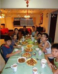 背井离乡来新加坡求学，却遭寄宿家庭断粮