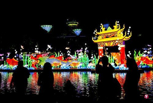 新加坡滨海湾花园举办中秋灯会 邀民众踏上奇幻之旅