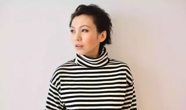 新加坡国宝级歌手陈洁仪，离婚后过得怎么样？