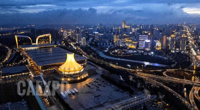 「参赞支招」商务参赞解读投资新加坡