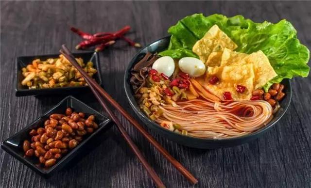 不食螺蛳粉，枉做柳州人
