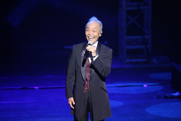 闪烁38年的“星”，照亮的是回忆
