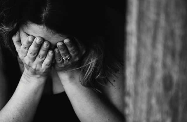 婚姻不是爱情的坟墓，生孩子才是呀！