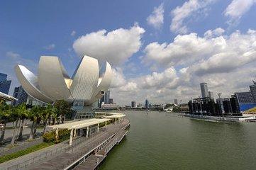 假如你没学历、没经验，在新加坡做基层劳务人员薪资待遇如何呢？