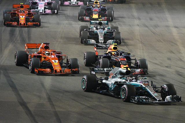 「体育」（8）赛车——F1大奖赛新加坡站：汉密尔顿夺冠