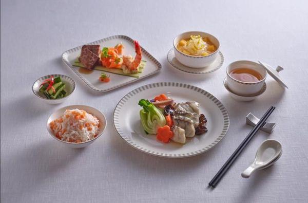 三万米高空的家乡风味