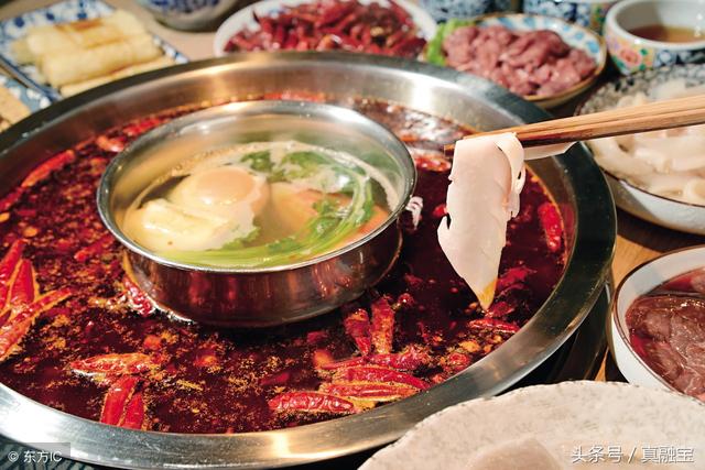 开创中国火锅界的“扛把子”，身家600亿却改新加坡国籍