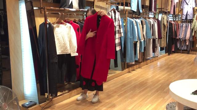 国际新加坡品牌纽方秋冬装新款，18年品牌折扣女装进货典藏品牌