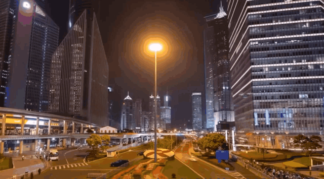 日本网红第一次到印度这城市，以为是中国上海，世界级建筑这么多