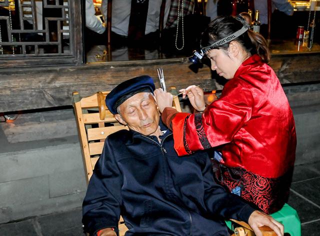 成都吃喝玩乐全攻略，一篇文章让你轻松玩转成都