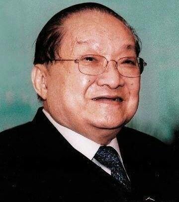 金庸的生涯，宇宙中有一颗小行星，国际天文台命名为“金庸星”