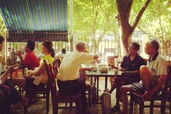 海南慢时光！就着一壶老爸茶，一口一口抿下海岛光阴