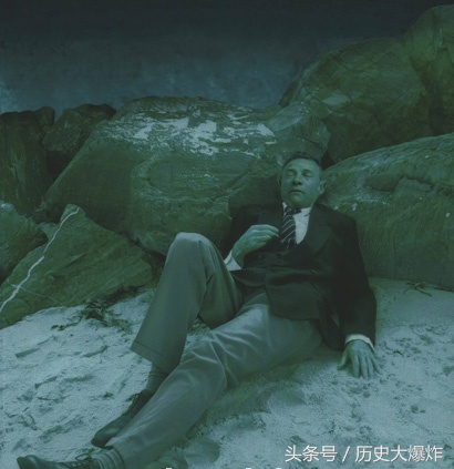 萨默顿男尸身份成谜，口袋里的字条和护士的姓名成为破案的关键