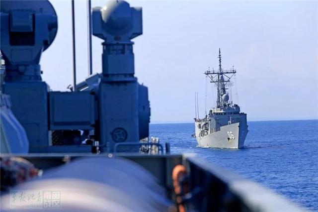 中国首次参与澳主办联合军演 两名澳士兵登黄山舰