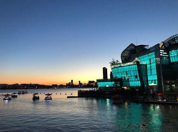 这些电影院、体育场景色不同凡响