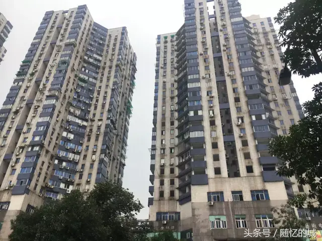 穿越了吗？25年前的“武林第一豪宅”，居然还有新房卖，最低2万8