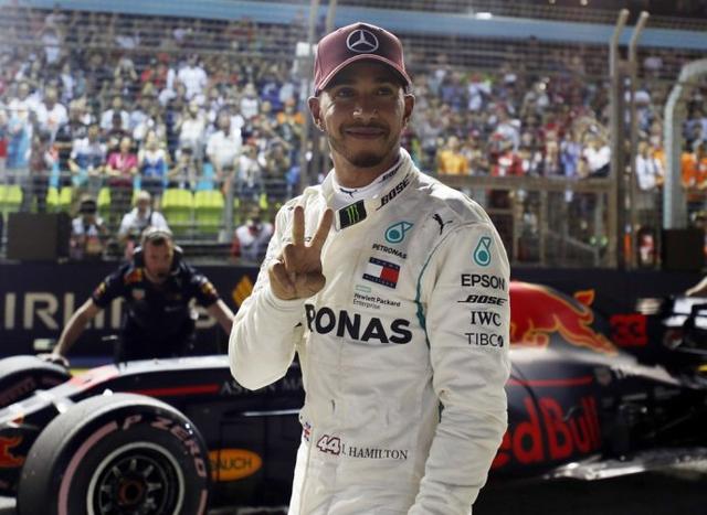 F1新加坡站排位：汉密尔顿完美一圈强势夺杆，维特尔仅第三