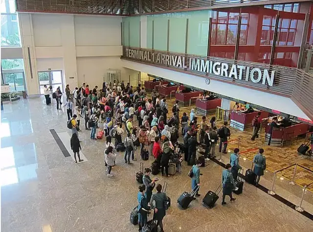 没带够现金来新加坡旅游，你可能入境都难！