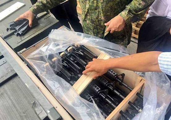 就是不买中国货！此国以华人为主，装备却向美国靠拢