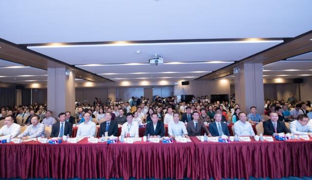 知名针灸学专家齐聚深圳，研讨针灸学前沿问题