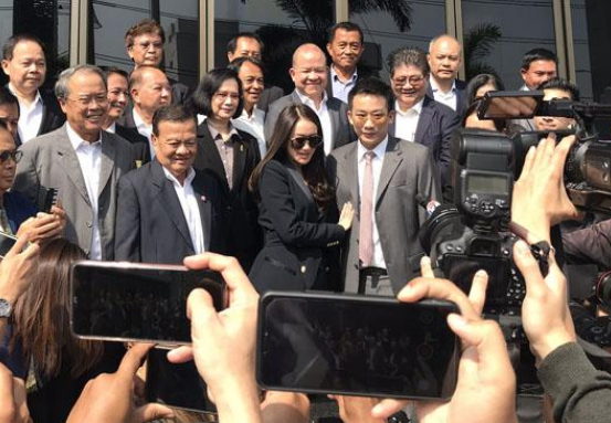 泰国前总理他信之子被控洗钱 最高或被判10年