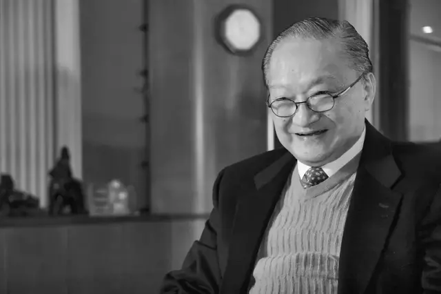金庸去世，一代“大侠”谢幕