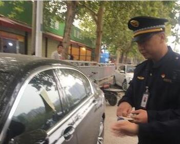 郑州“粉色花海”遭践踏 或提前收割；10岁女孩患重病 吃“伟哥”续命