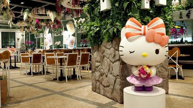 新加坡樟宜机场hello kitty咖啡馆要说bye bye了